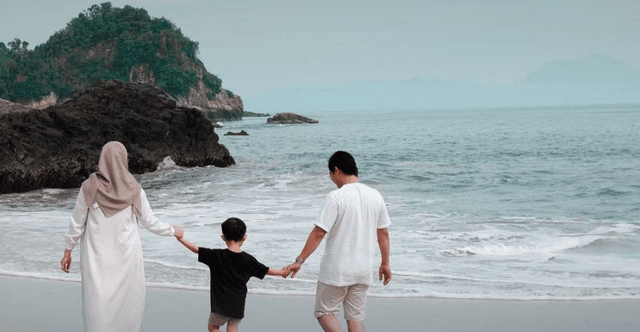 Anak Usia Emas, Ayah Ibu Cerdas: Pembelajaran Sepanjang Hayat untuk Orang Tua